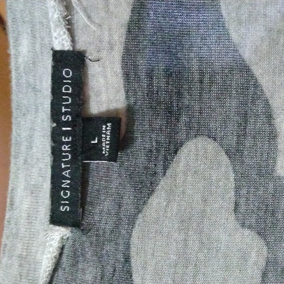 Camo Blouse - Picture 2 of 3